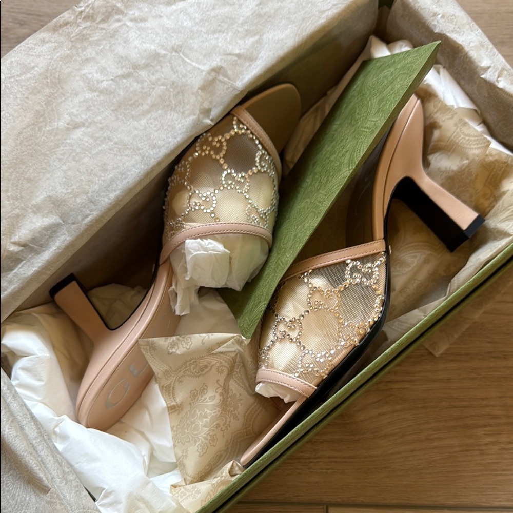 Gucci crystal low heels 7.5